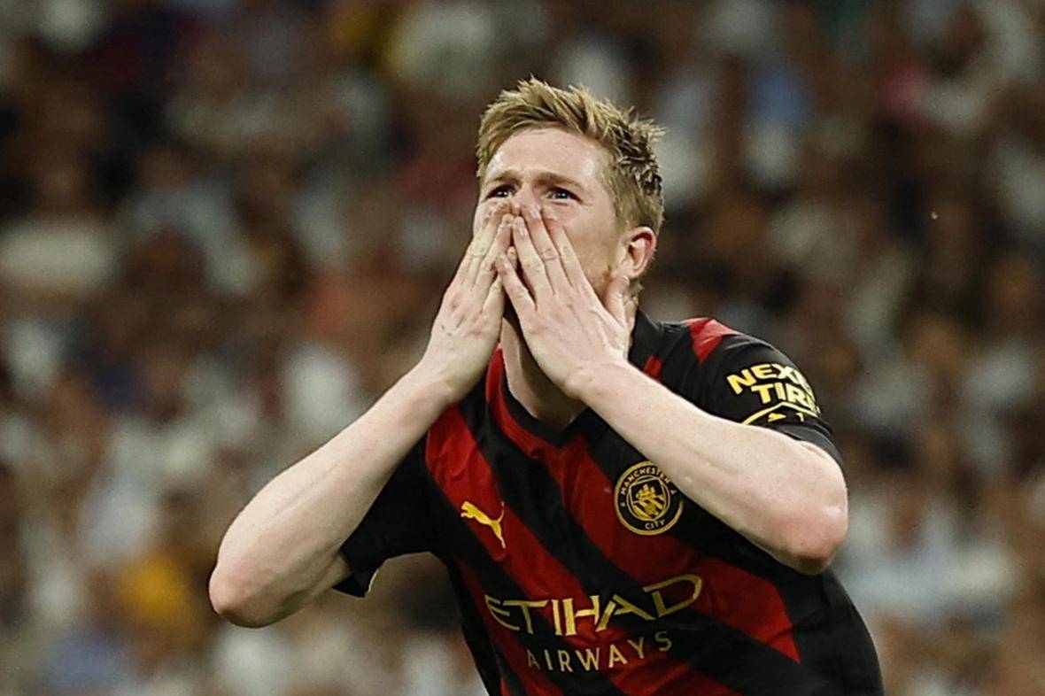 瓦伦西亚迎欧冠关键赛,今晨回应争议,压力陡增,团队化学反应显著 瓦伦西亚迎欧冠关键赛,今晨回应争议,压力陡增,团队化学反应显著