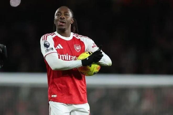 九游体育官网-包含德国杯倒计时；阿森纳转会期门线救险；细节引发关注；赛场秩序良好；阵容厚度经受考验的词条